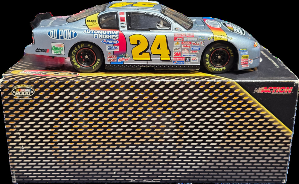 Jeff Gordon 24 DuPont NASCAR 2000 Monte Carlo Action Elite 1:24 7,500 Nascar